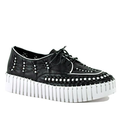 Brodies Leather Tie Closed Flat