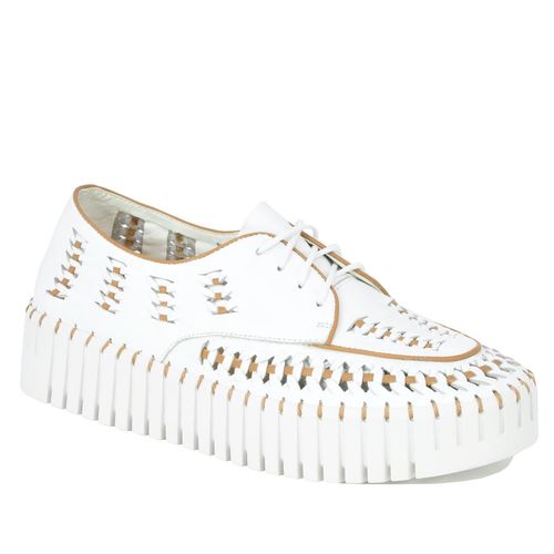 Brodies Leather Tie Closed Flat