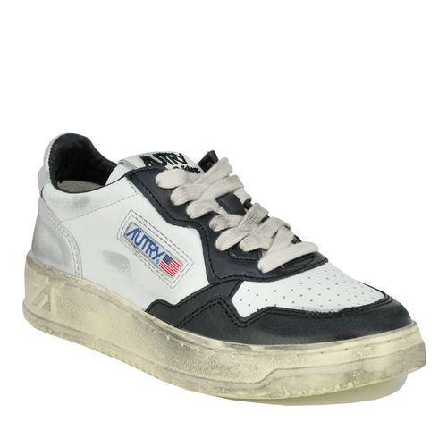 Medalist Low SV11 Leather Fashion Sneaker